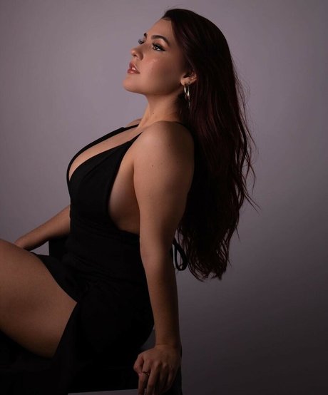 Ana Zimerman sex model image