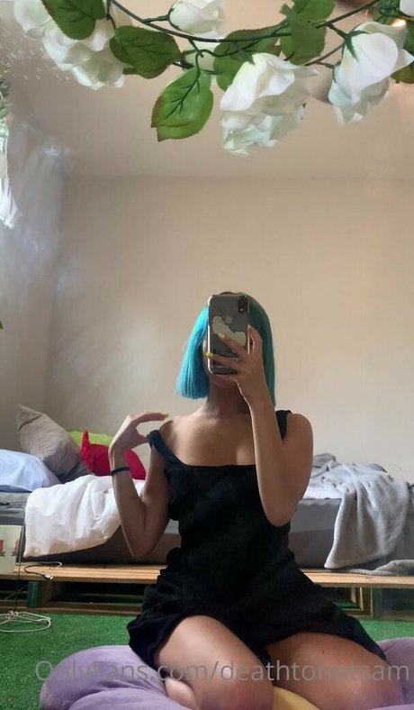 deathtonotsam model erotic picture