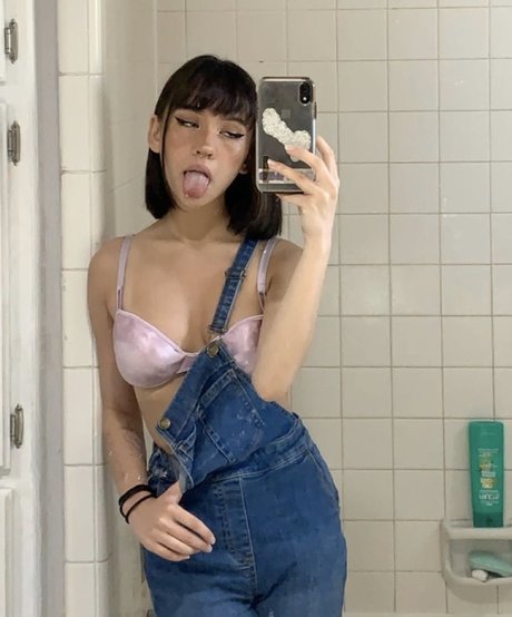 deathtonotsam sexy actress galleries