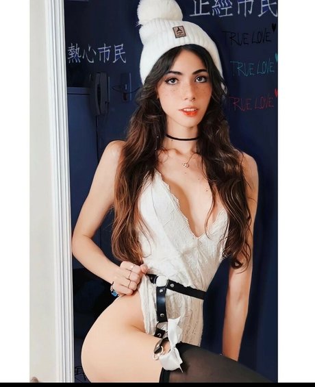 Fernanda Aquino hot pornstar gallery