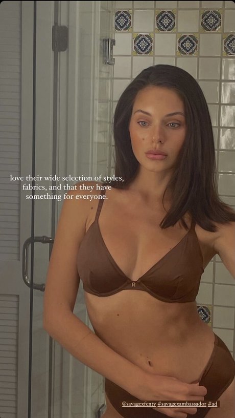 Alyssa Lynch erotic pornstar galleries