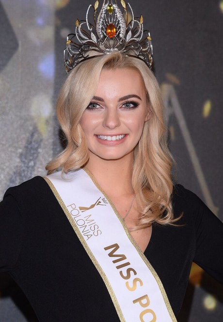 ass spread onlyfans free naked picture