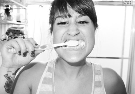 MIMP erotic model photo