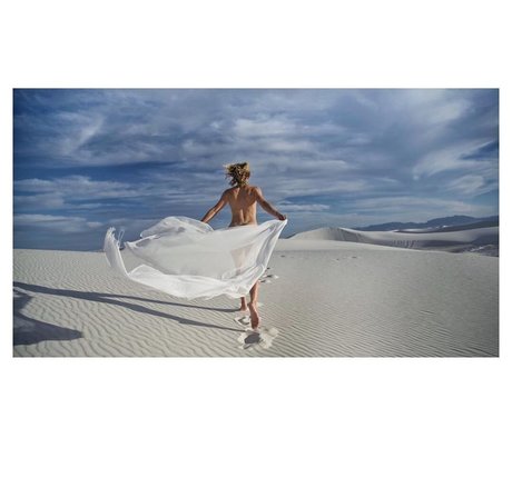 Shantel VanSanten star naked pic