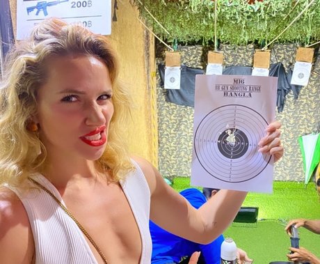 Shantel VanSanten best model image