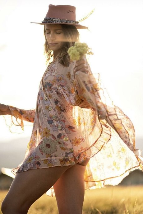 social media influencer onlyfans beautiful nude pics