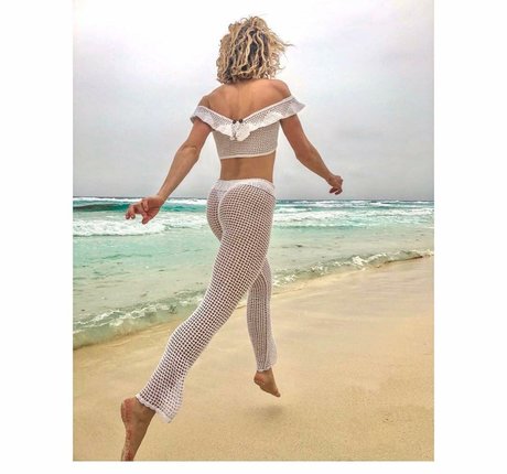 Shantel VanSanten model xxx pictures