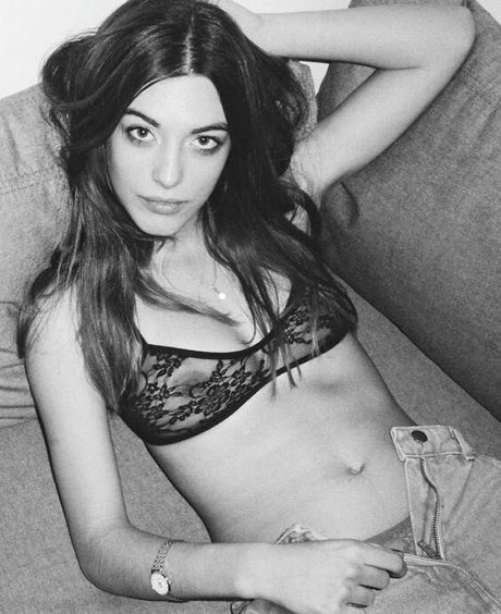 Louise Follain porn model images