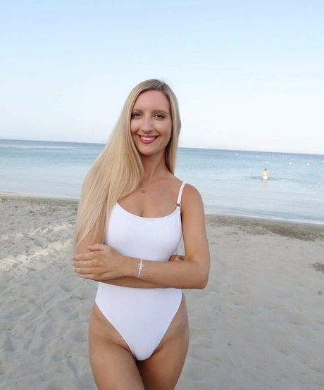 Lana Briski sex model gallery