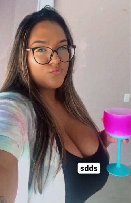 Sofia Mendonca pretty pornstar image