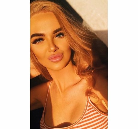 Charlotte Hill erotic model gallery