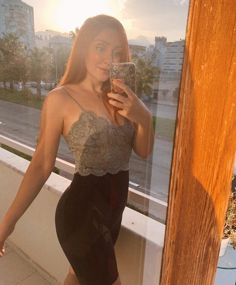 Ezgi Zorba erotic pornstar pictures