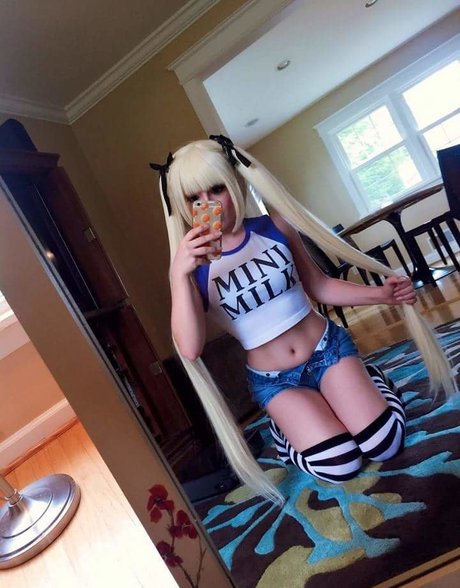 Aara Lee star nice pics