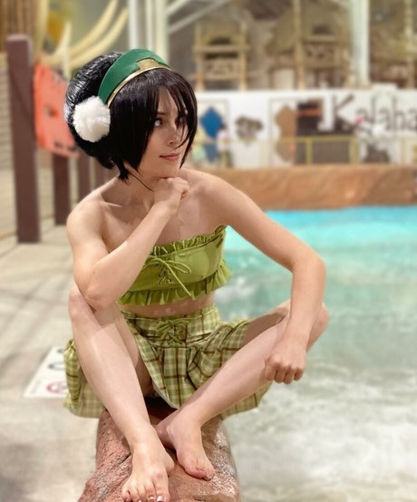 Aara Lee sexy star gallery