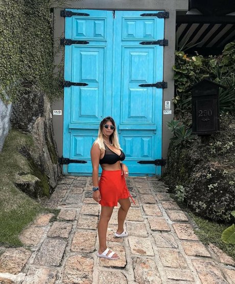 Meredithblake model adult img