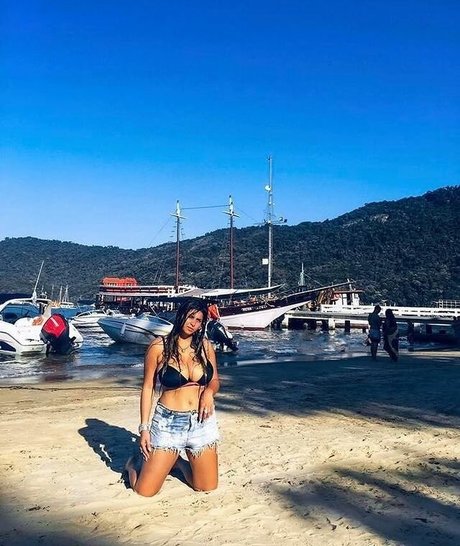 Meredithblake nudes model gallery