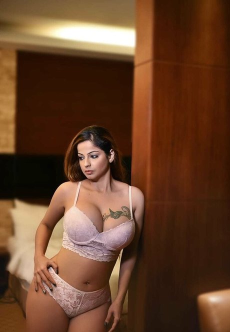 Zareen Zoya Khan pornographic star picture