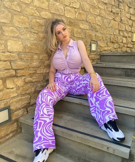 Amber R Brightman model perfect img