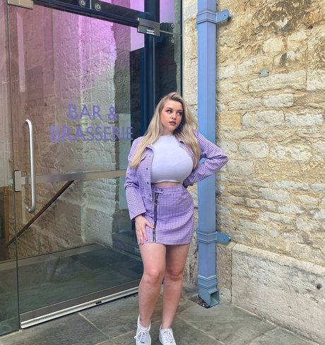 nude asian onlyfans erotic image