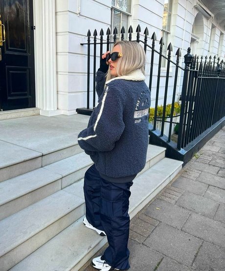 Amber R Brightman model free img