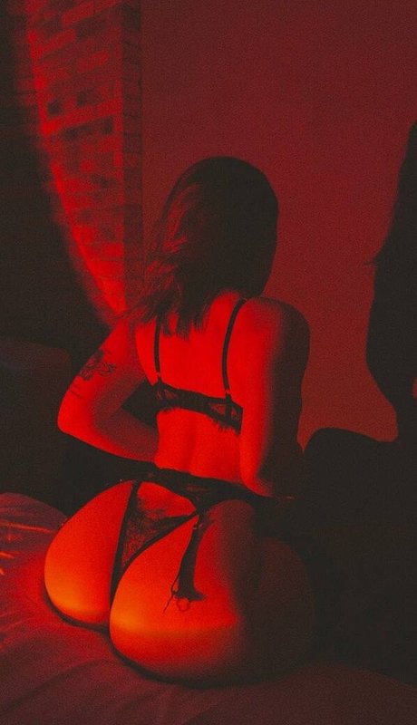 malymvaa pornstar naked photo