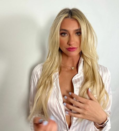 Hannah CookBarstool nude pornstar pics