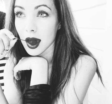 Ksenia Solo hd actress pictures