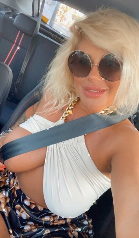 Raluval sexy actress image