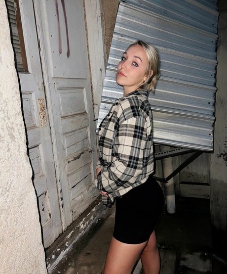 18 asian onlyfans hd pic