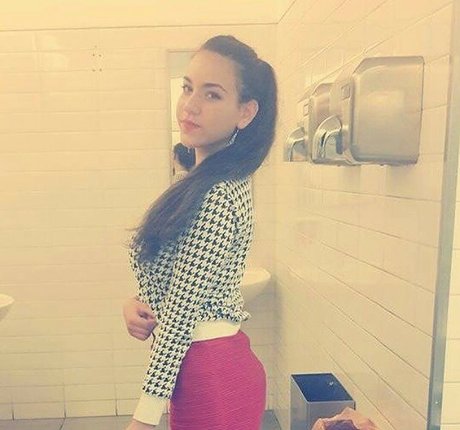 Sara Avni xxx actress pictures