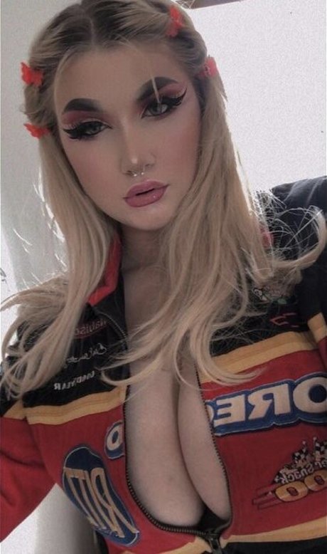 Sophie C model free pics