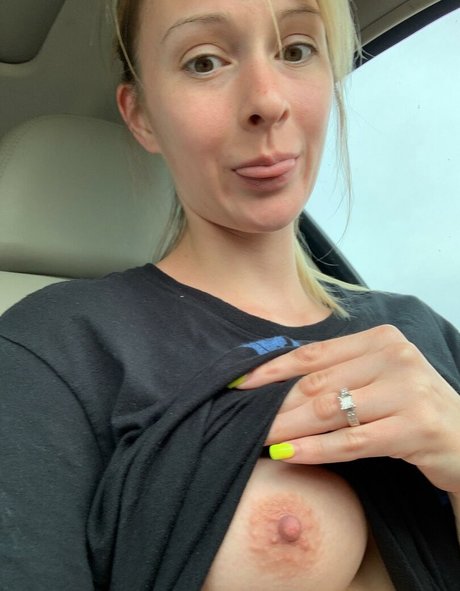 shemale handjob onlyfans top image