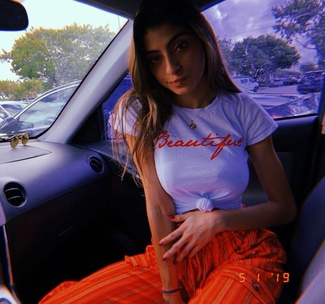 female influencer onlyfans free porn galleries