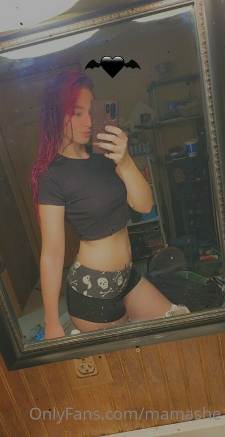 Mama she free model pic