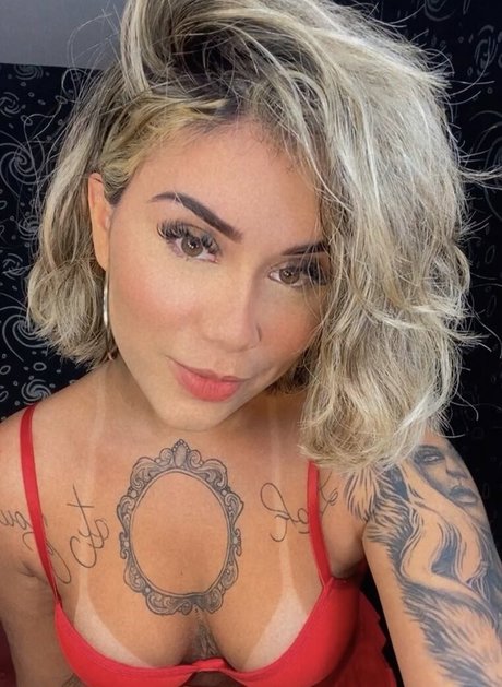 Akgouveia xxx star photos