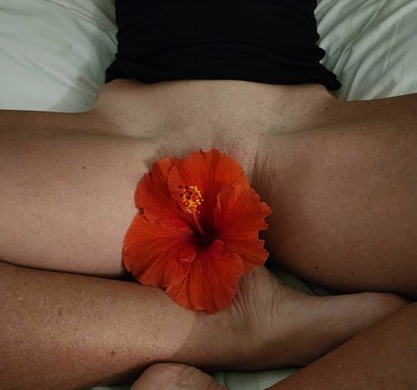 ValhallaSmokeShow erotic actress gallery