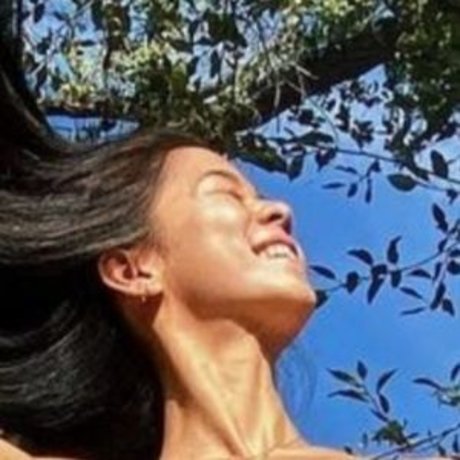 Leah Lewis nudes model picture