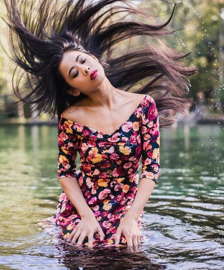 Leah Lewis pretty actress pics