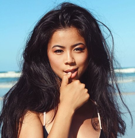 Leah Lewis model nice gallery