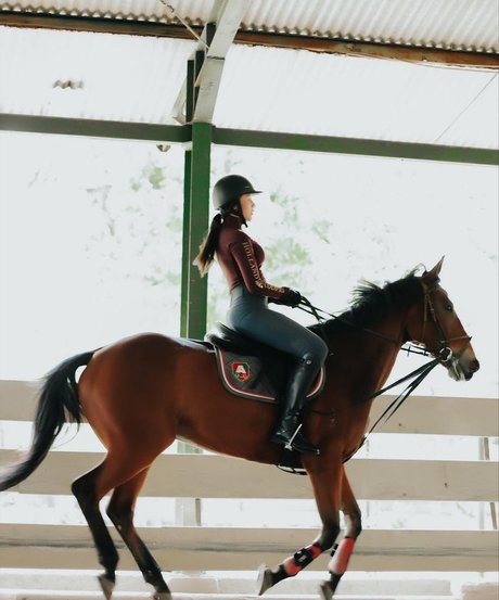 Anya Geraldine star free img