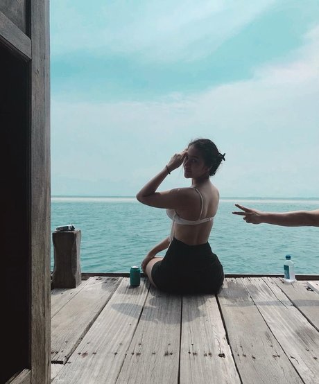 Anya Geraldine model beautiful image