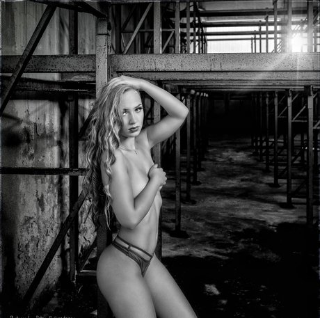 yarinchen0402 model porn photo