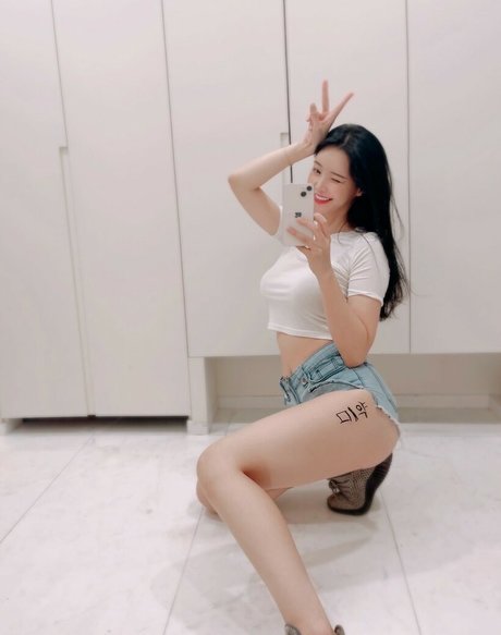 gay influencer onlyfans sexy naked pic