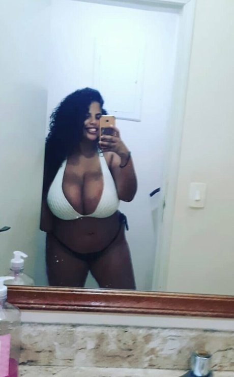 Mayla Coimbra model beautiful photos