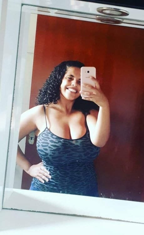 Mayla Coimbra hot actress archive