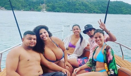 Mayla Coimbra model top galleries