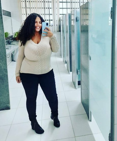 Mayla Coimbra model beautiful pic