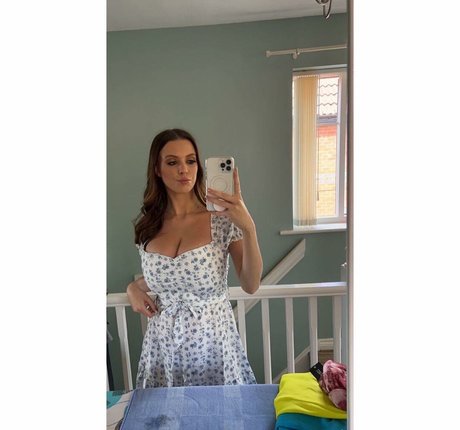 Chelsea Rowlinson model art pictures