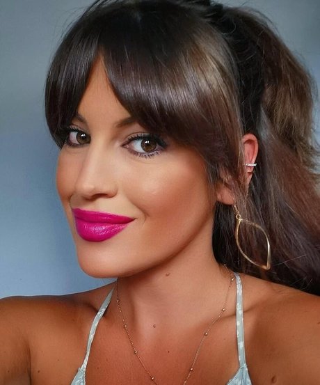 female popular onlyfans perfect pic