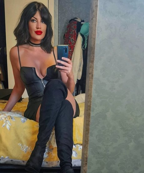 Vicki Walker pornstar nude images